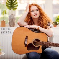 Judy Fires > Singer-Songwriter