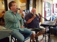 Wiebe & Wijtze bij Grandcafé De Reus