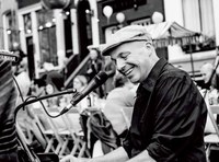 DoReMichiel – Rijdende kerstpianist